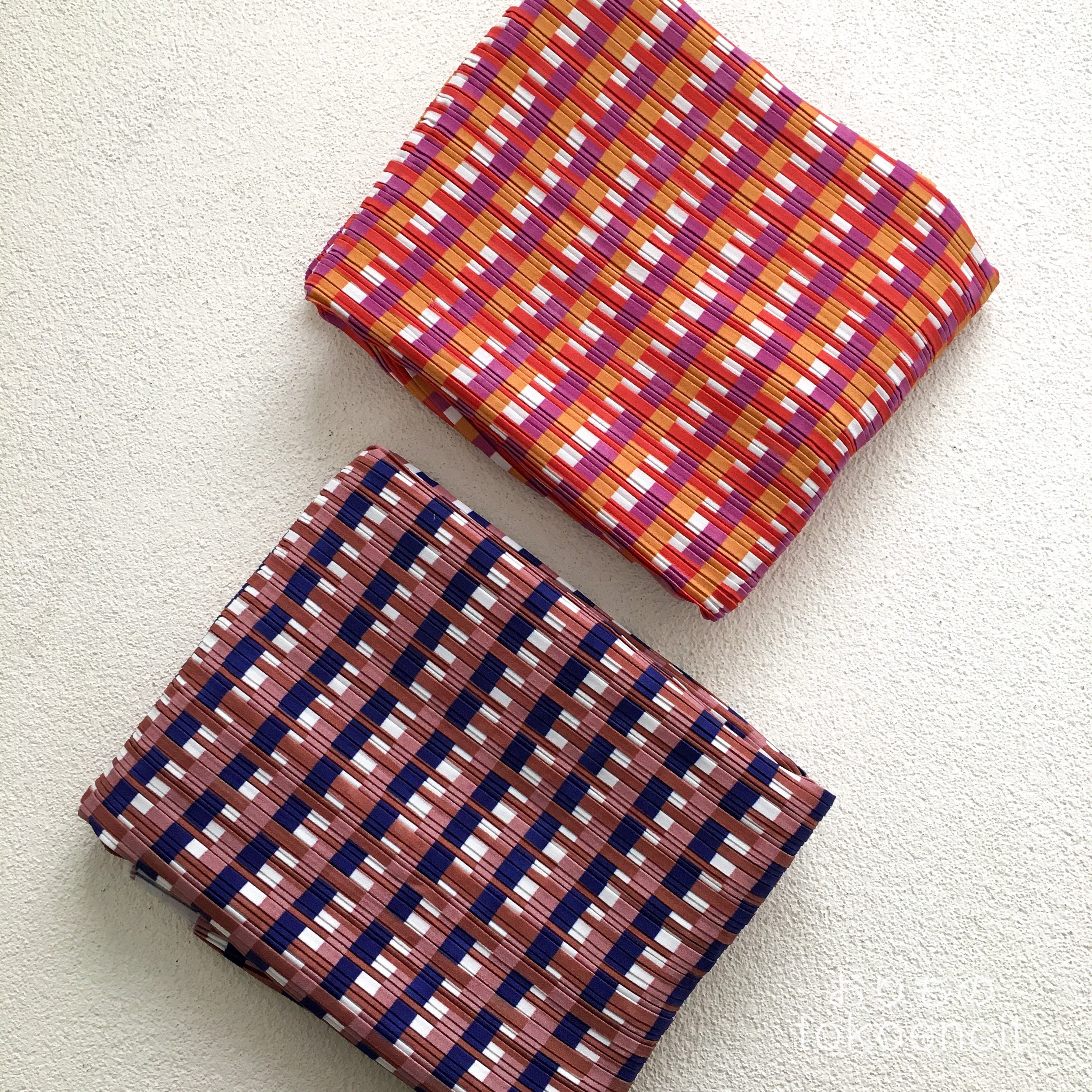 Poly Crepe | PL Mini Double Box Side - Three color Check R1