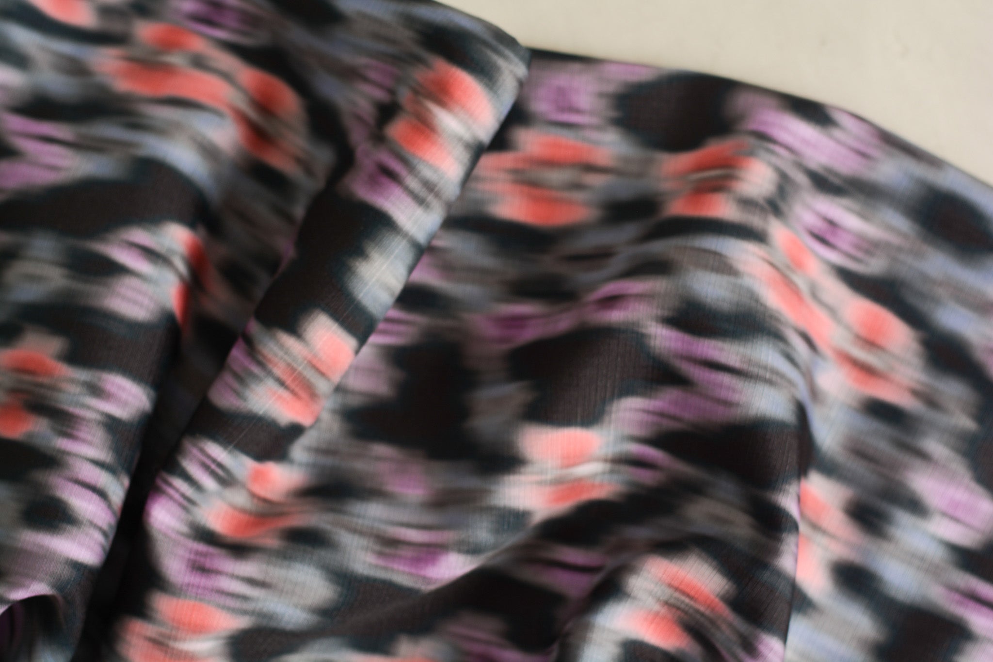 Peslin | Blurred Ditsy 01397