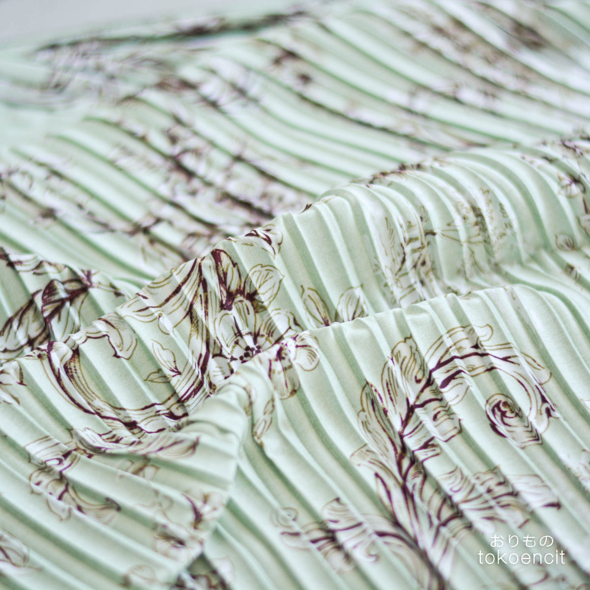 Denier Pleats | Pleat Box Side Peoni Toille