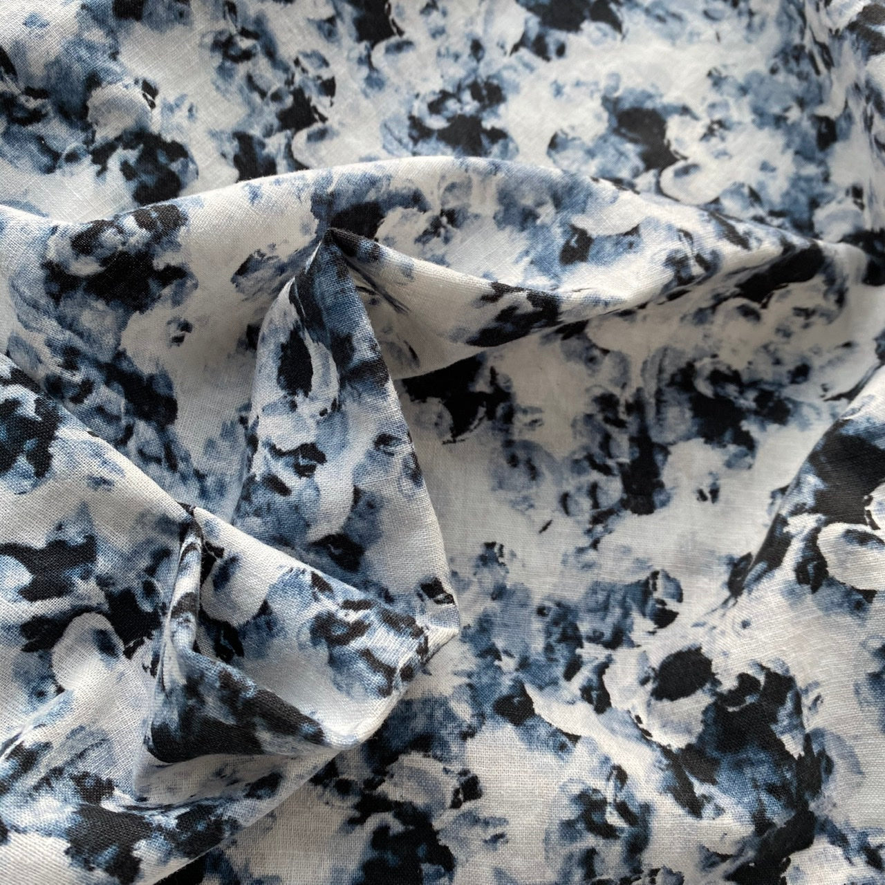 Linen Slub | Dot Abstract