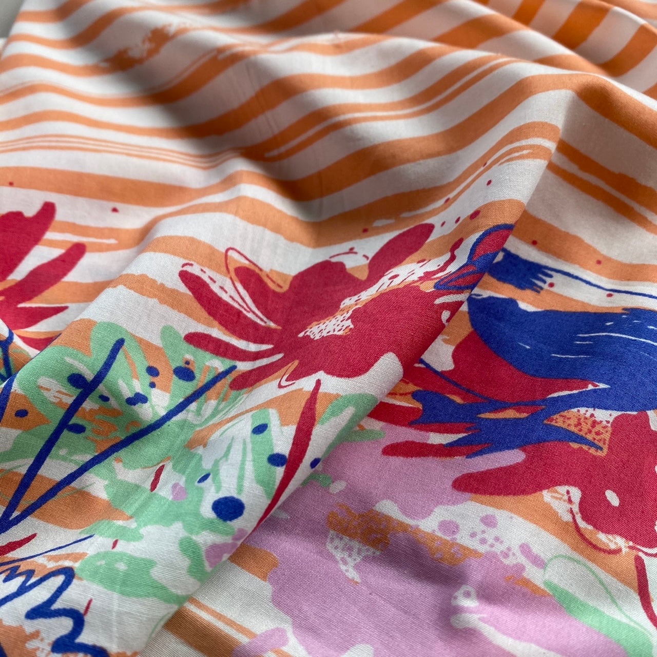 Lyco Lawn | Stripe Brush Flower