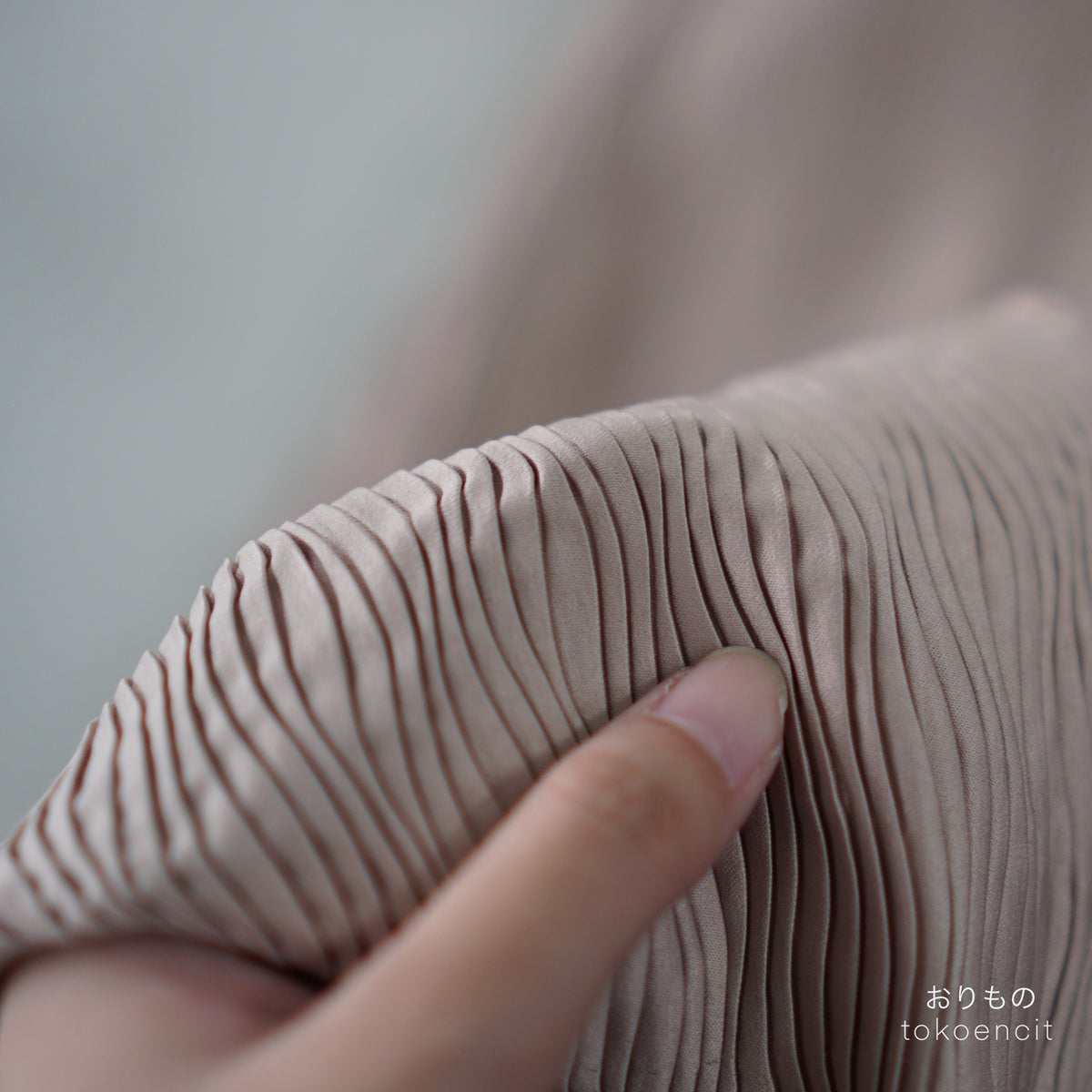 Powder Skin | Pleat Wave
