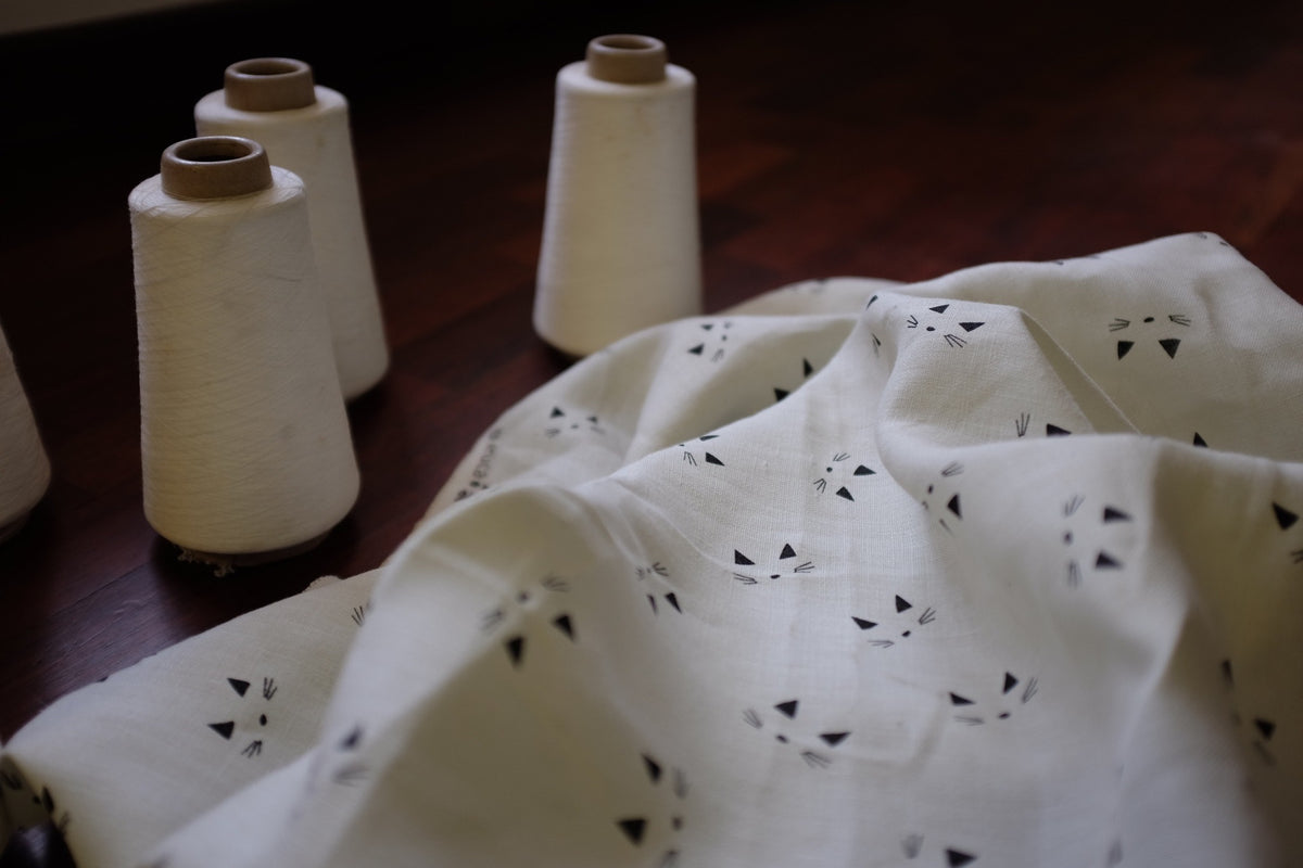 Linen 6x6 | Cat