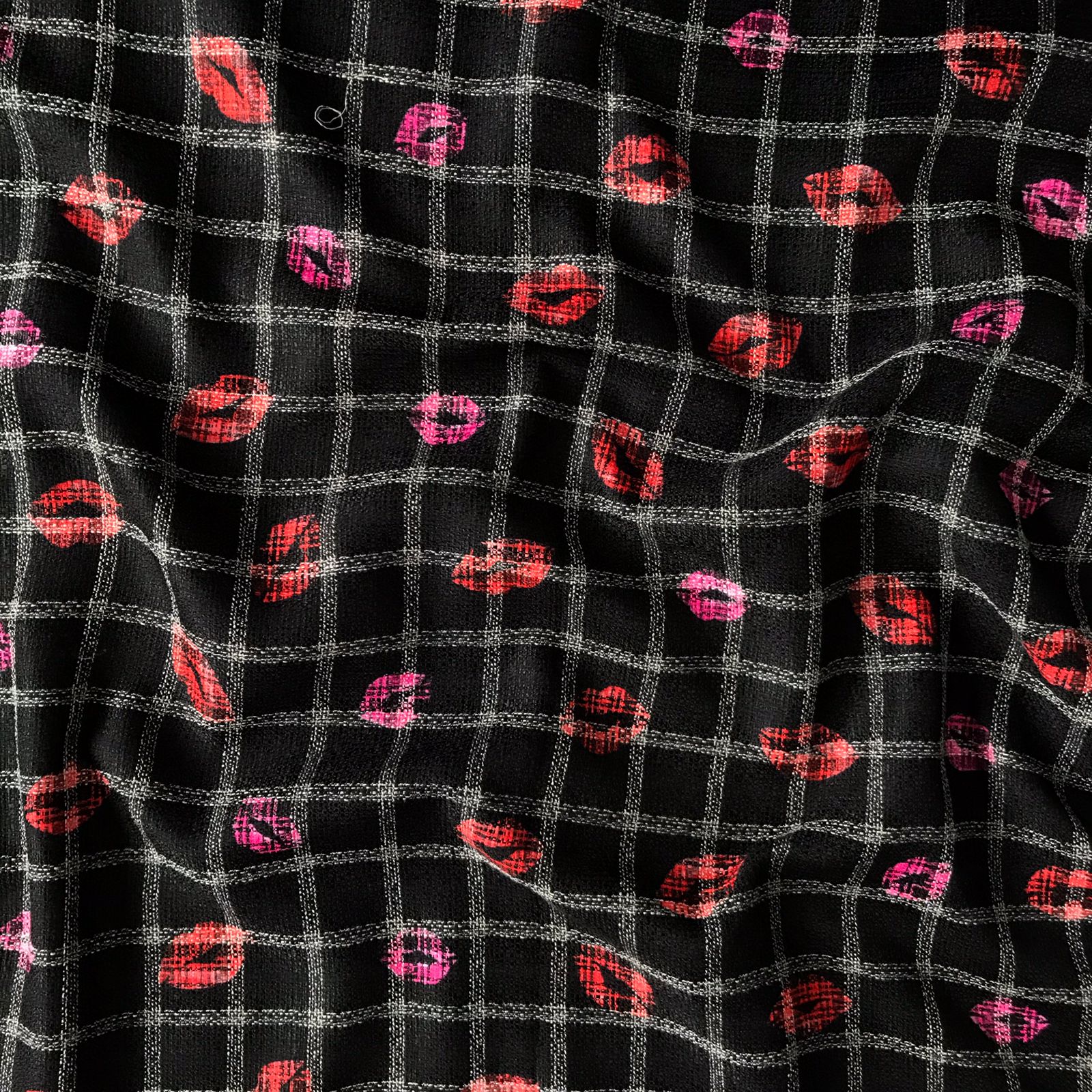 Tweed | Venom Lips Black 05