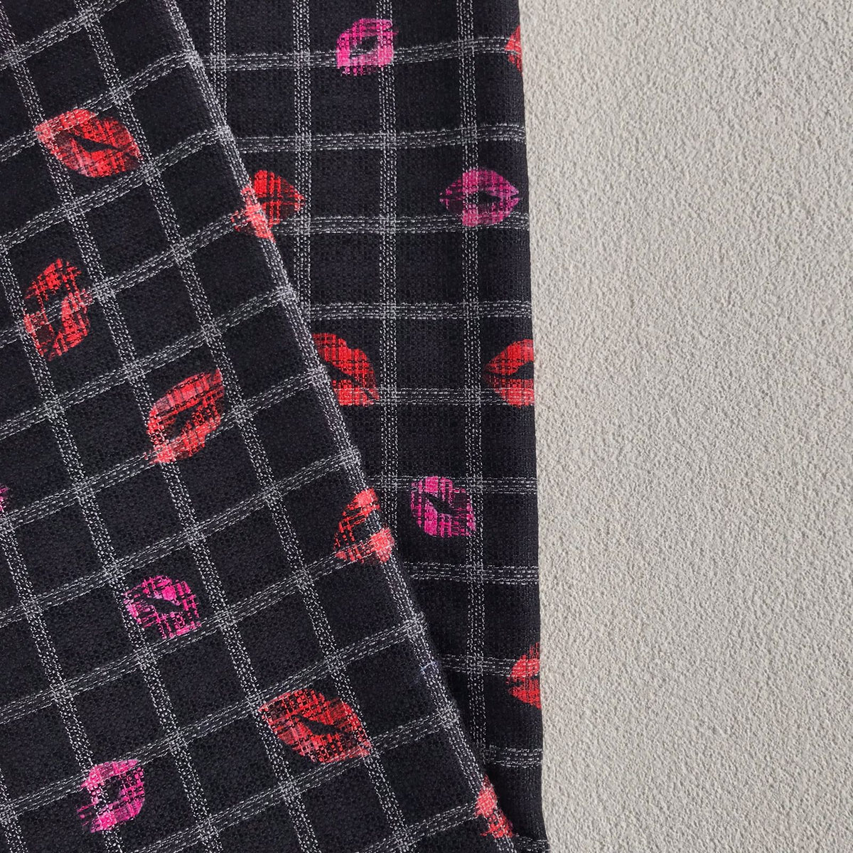 Tweed | Venom Lips Black 05