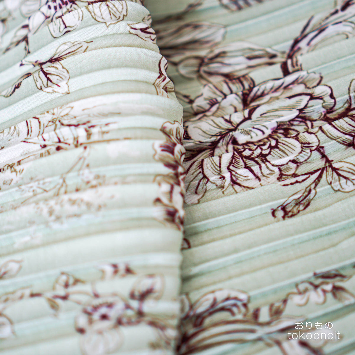 Denier Pleats | Pleat Box Side Peoni Toille