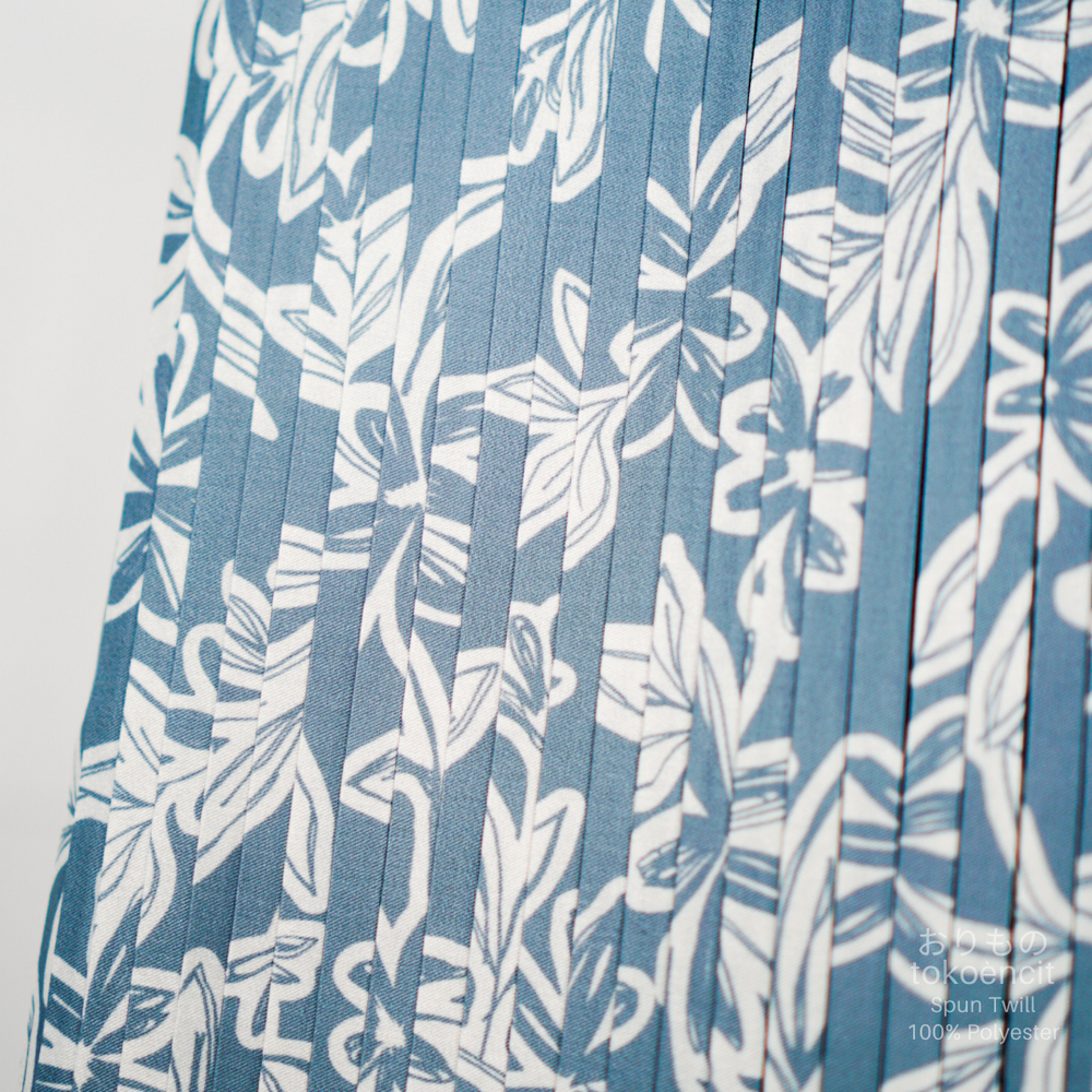 Spun Twill | Pleat Box Side Mono Daisy
