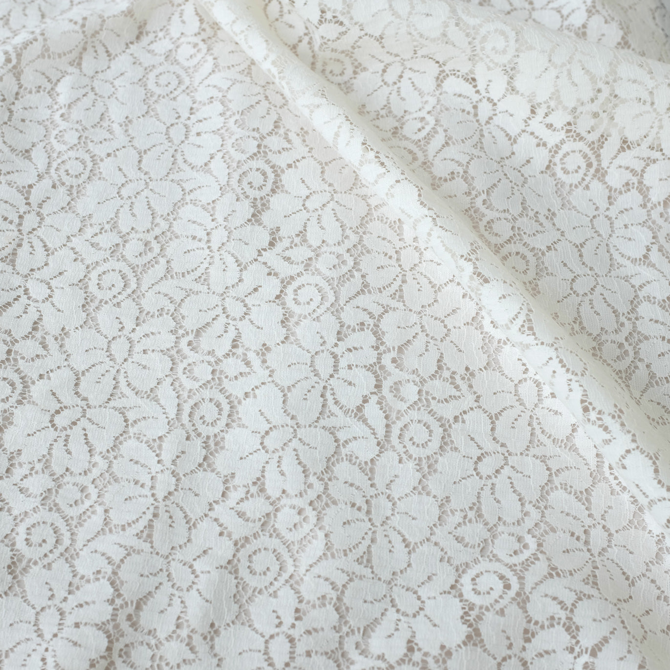 Flat Lace Daisy | Solid