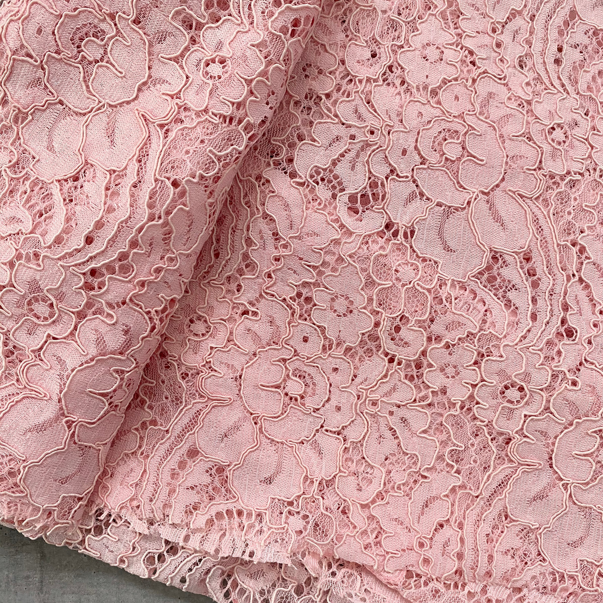 Brocade New Rose Cord (with scallop) | Solid