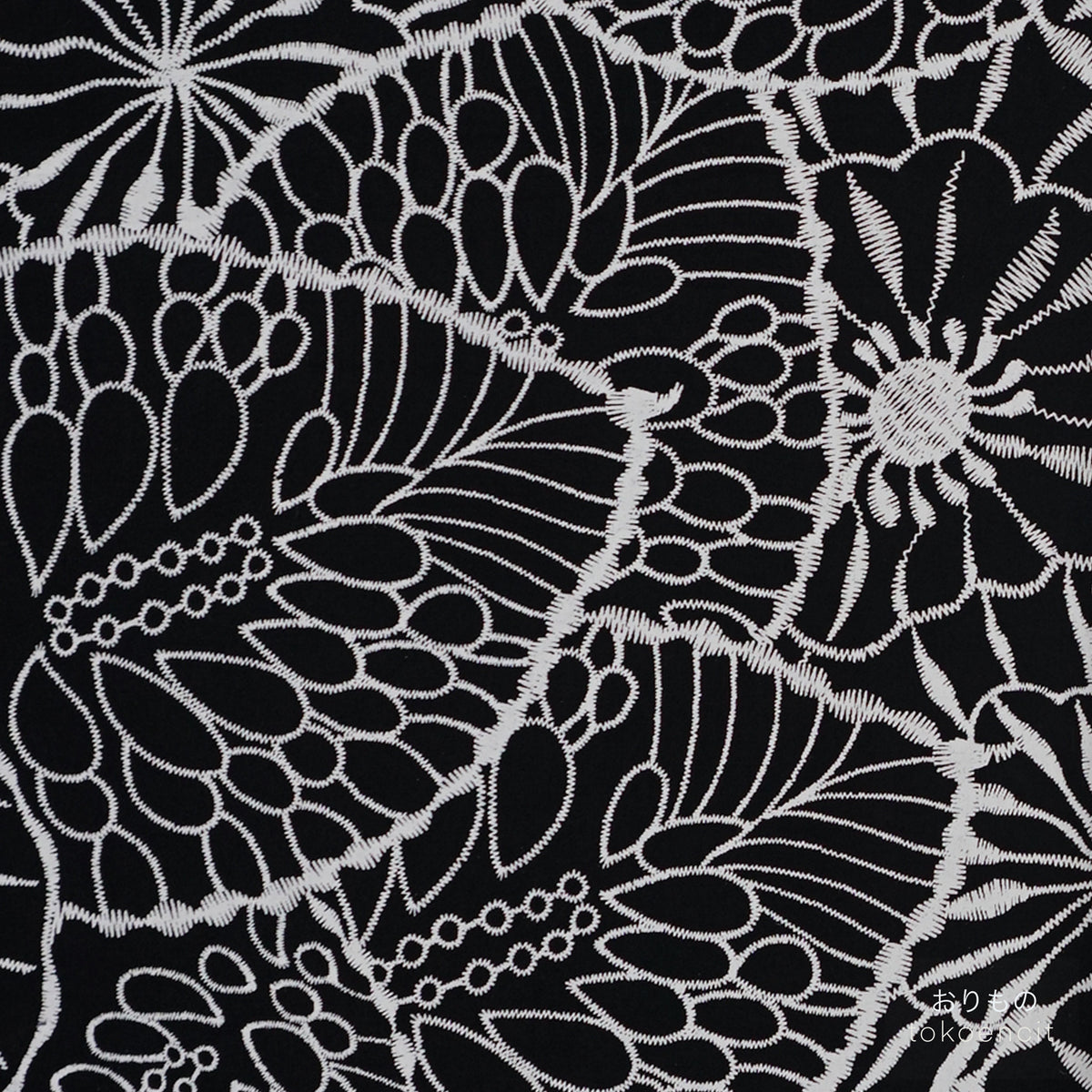 Lyco Lawn | Paisley Leaf