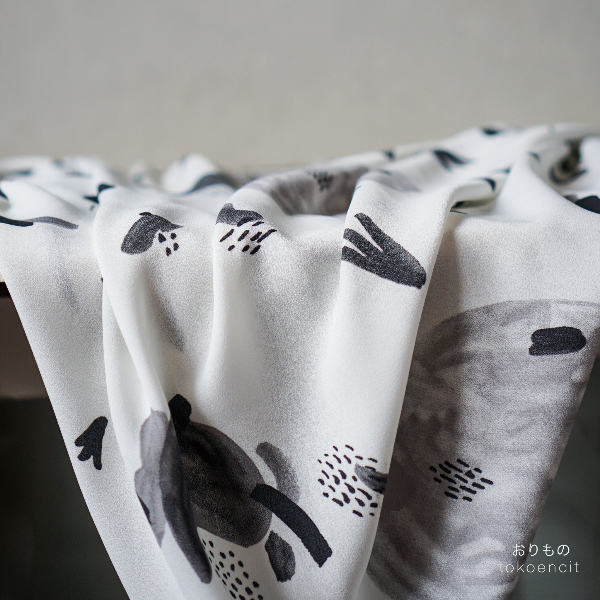 Poly Crepe Enzo | Artsy 3