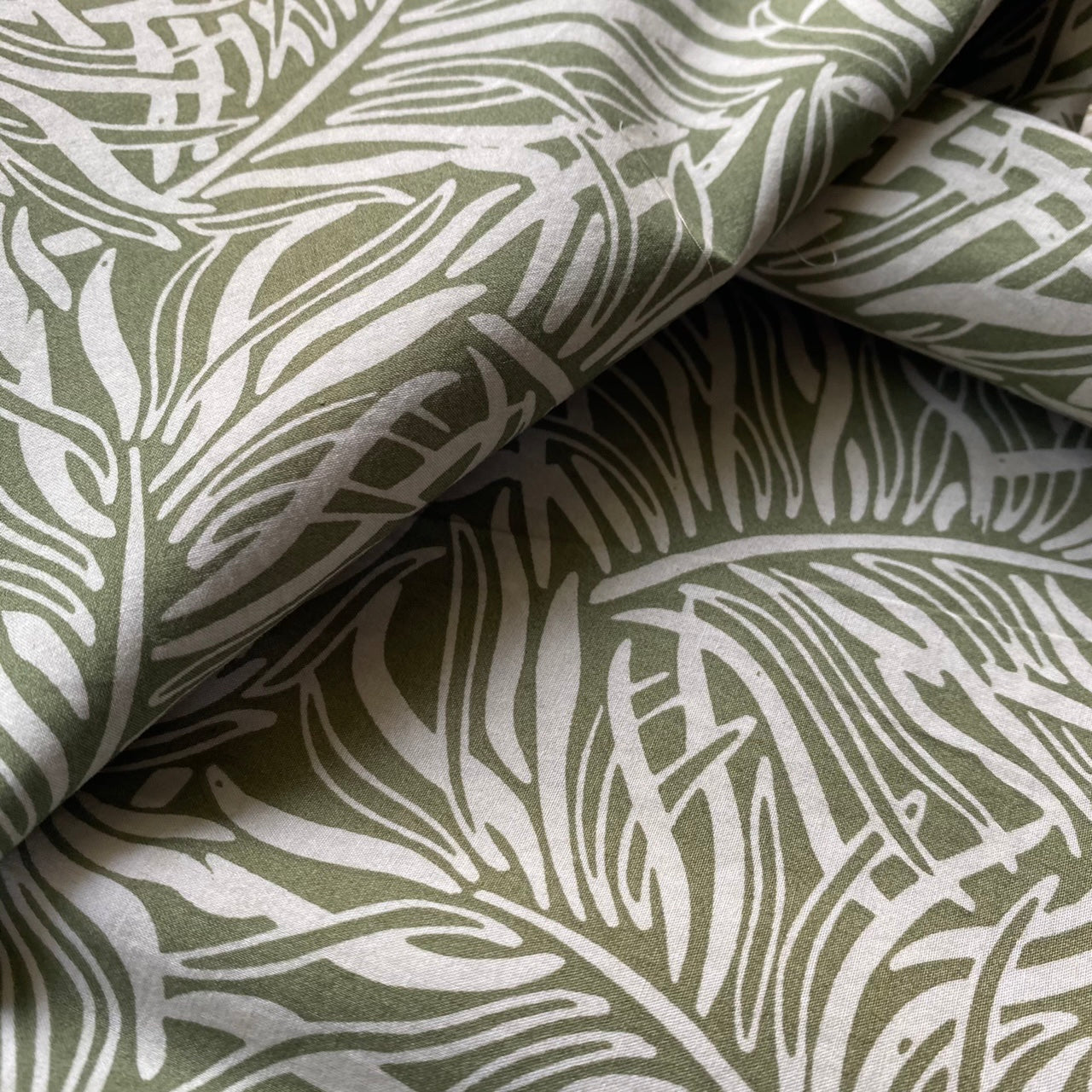 Lyco Lawn | Daun Random