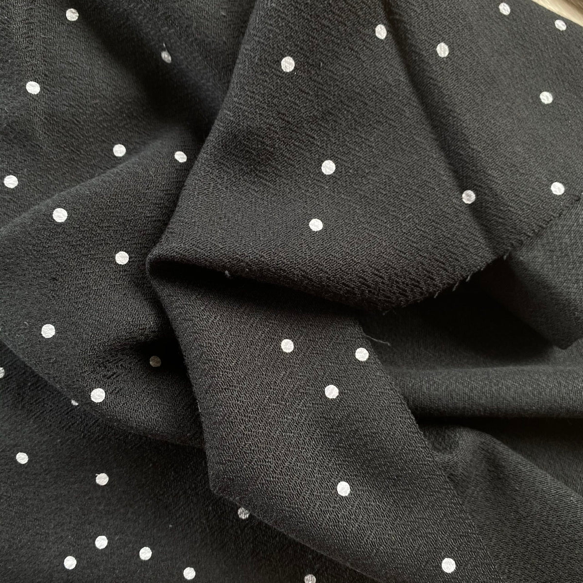 Double V | Sparkling Dot