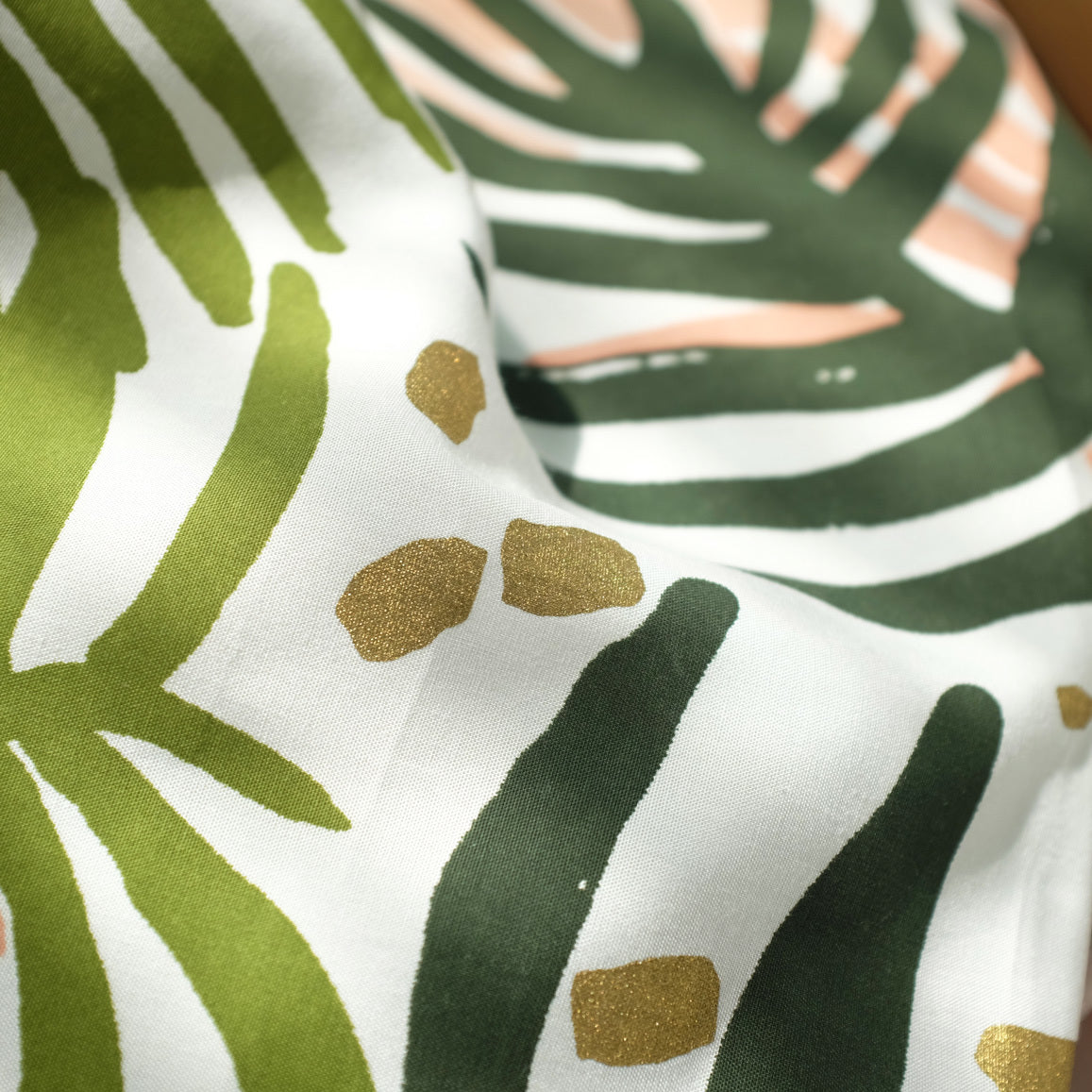 Euca Super | Monstera Palm