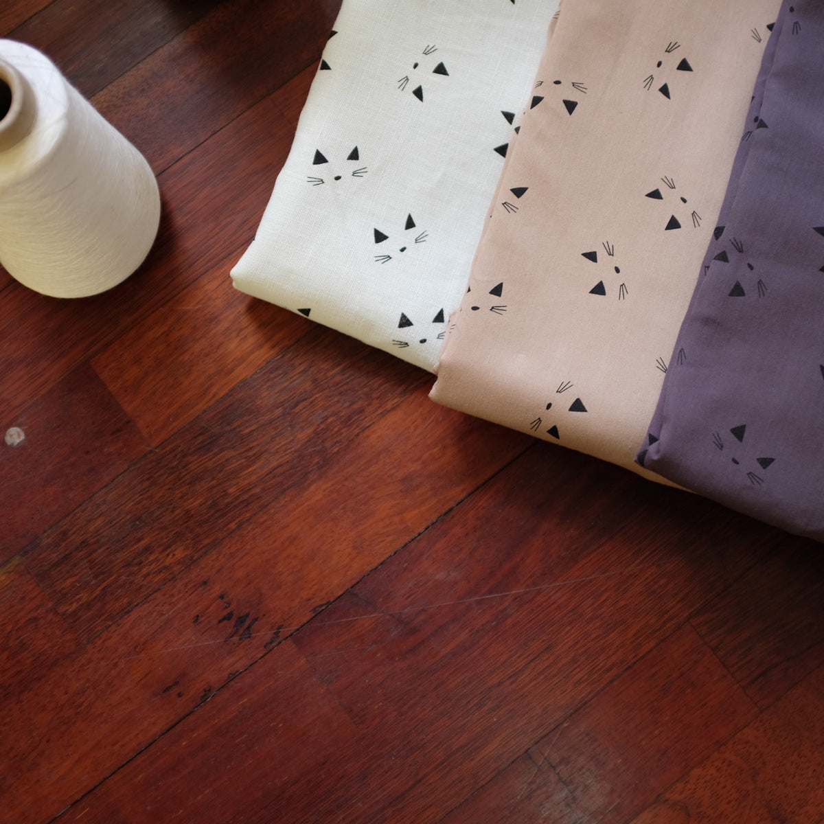 Linen 6x6 | Cat
