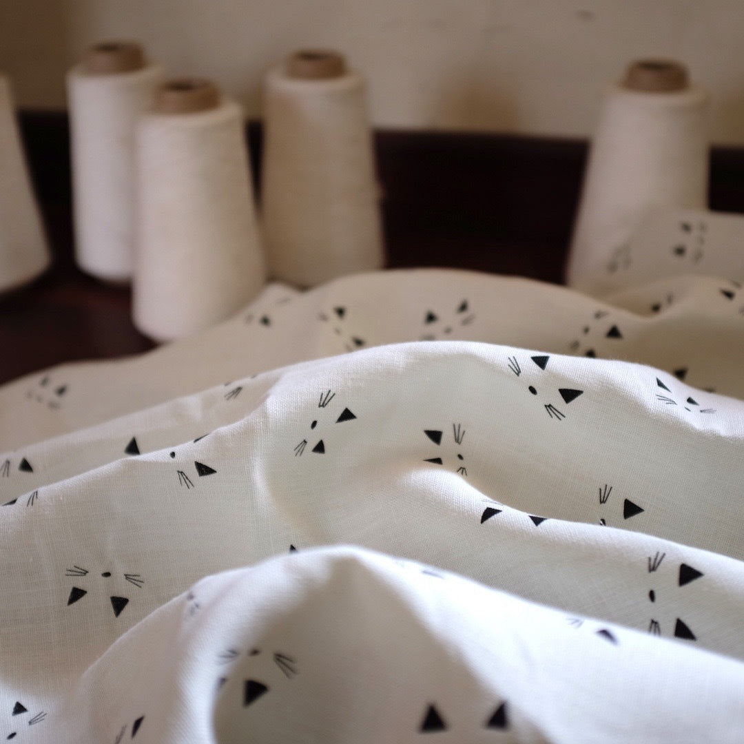 Linen 6x6 | Cat