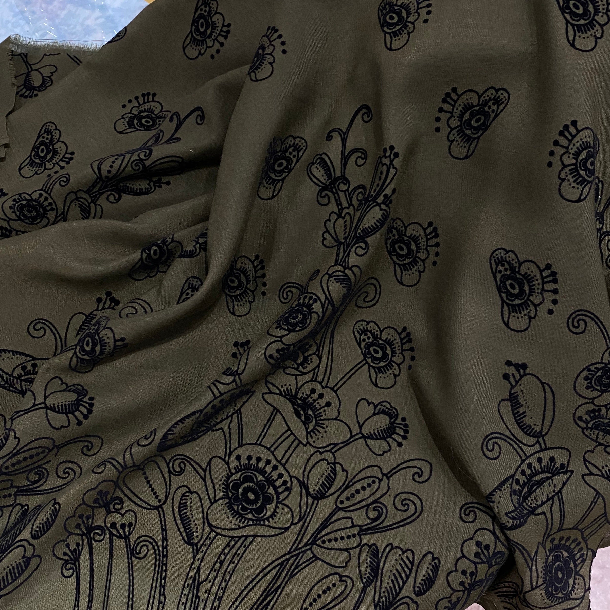 PE Voille 44" | Flocking Border Garden 6500