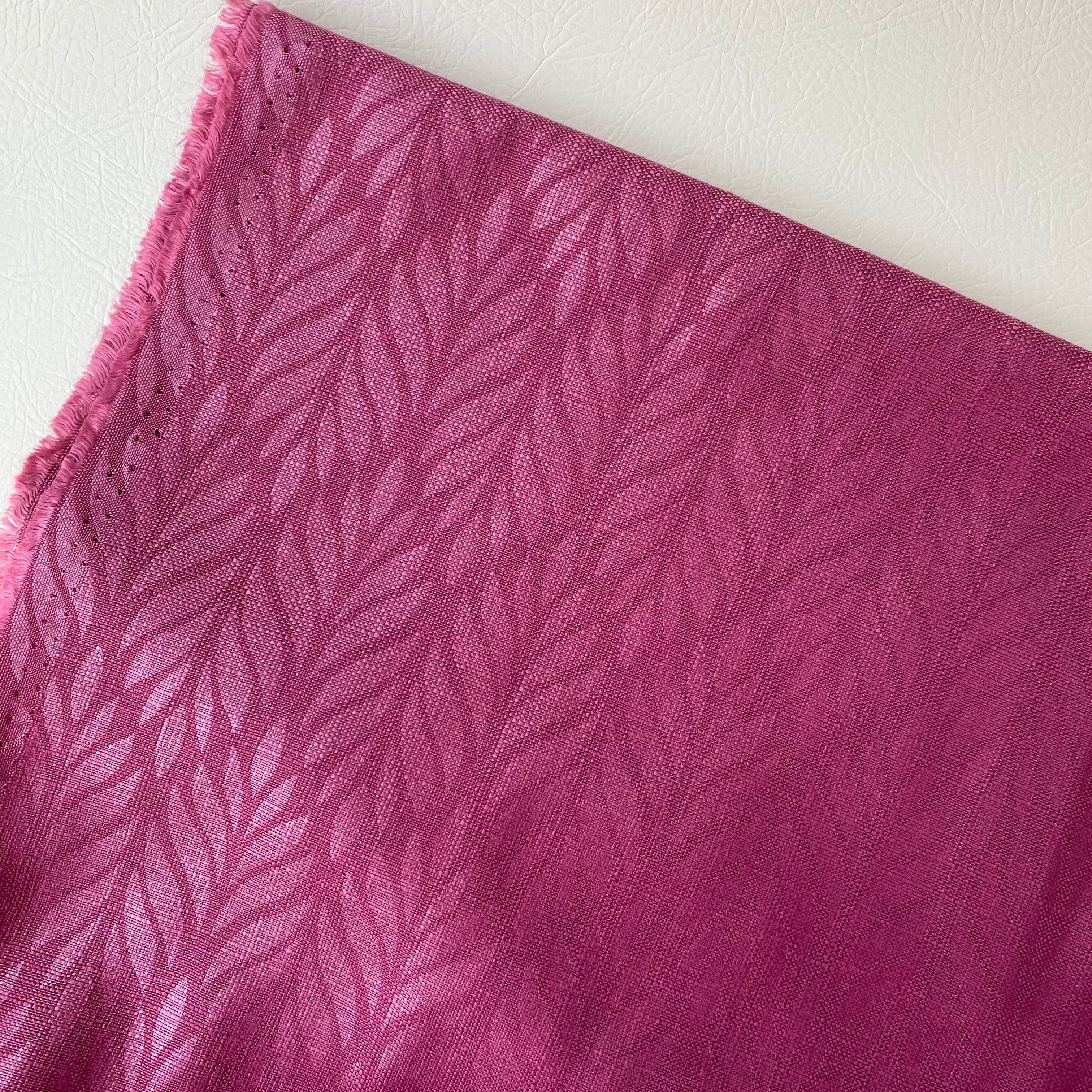 Peslin | E. Daun Geometric